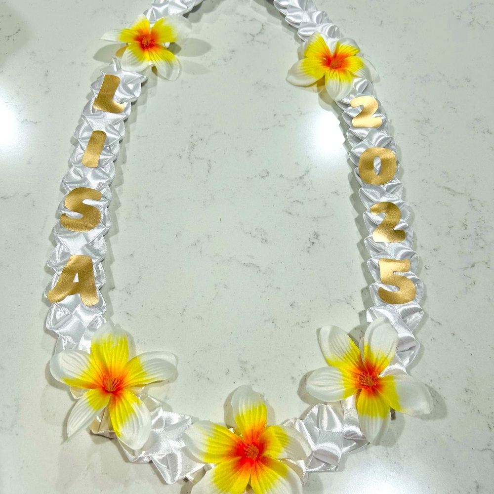 Custom/Personalized Graduation Lei, BIrthday/Special Occasion Lei